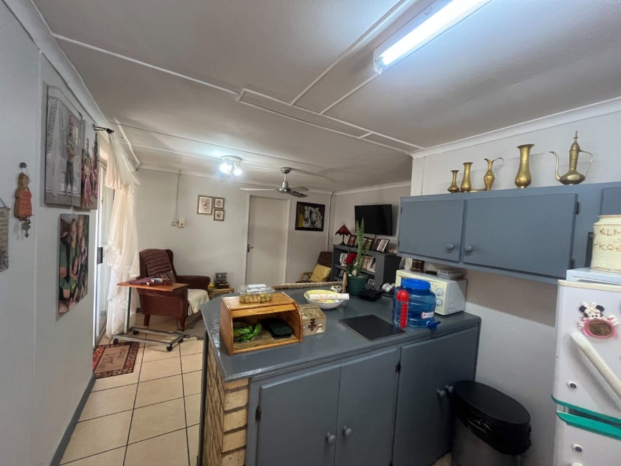 4 Bedroom Property for Sale in Kanoneiland Northern Cape